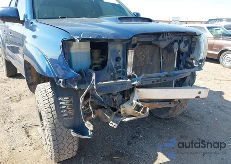 2008 Toyota Tacoma Prerunner V6 z USA, uszkodzony, nr VIN 5TEKU72NX8Z551627